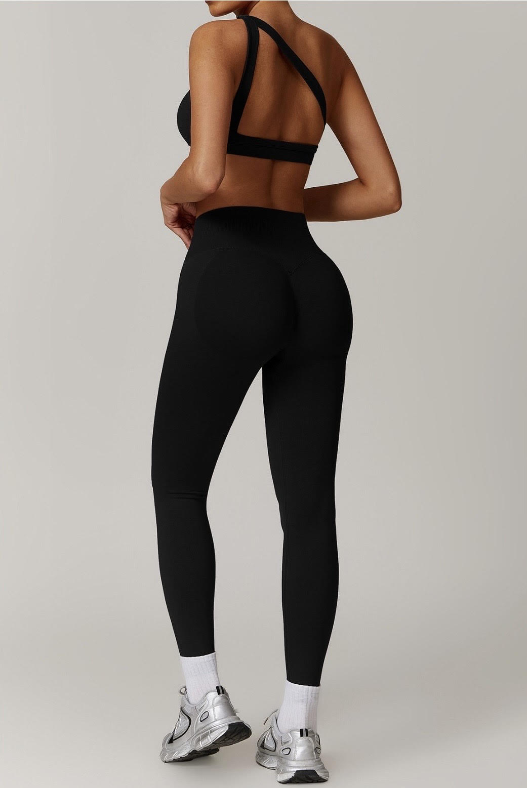 The noir set - Image 2